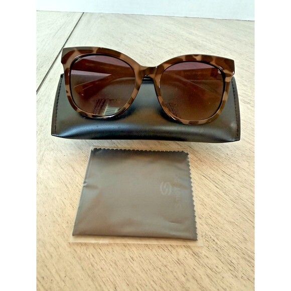 New Quay Australia It\'s My Way Oversized Cat Eye Sunglasses Tortoise Black Fade main image 6